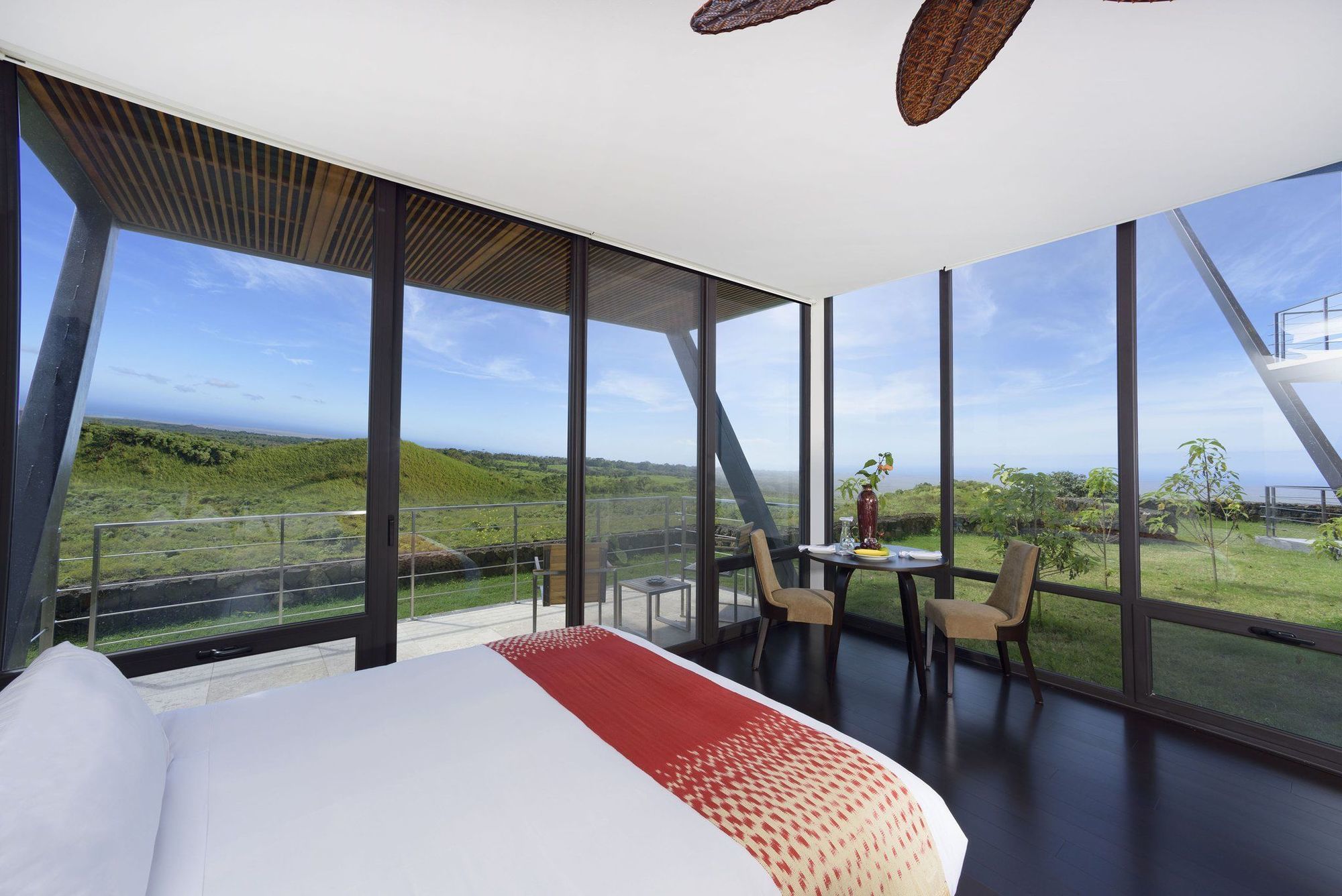 Santa Cruz Island Pikaia Lodge מראה חיצוני תמונה