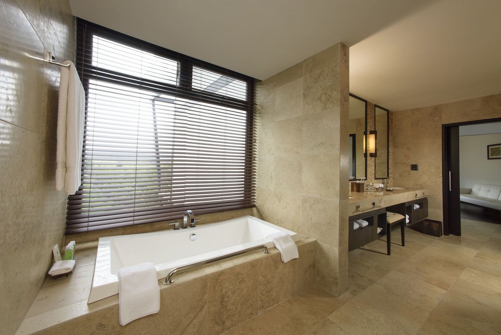 Santa Cruz Island Pikaia Lodge מראה חיצוני תמונה